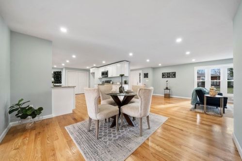 39 Sunset Dr, Seekonk MA 02771-4511 exterior