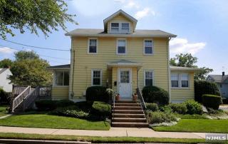 91 Roosevelt Ave, Bergenfield, NJ 07621-2717