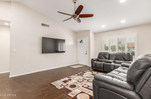 13826 36 Pl, Phoenix AZ 85050-8386 exterior