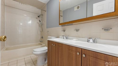 30 Whittier St, Carteret NJ  07008-2855 exterior