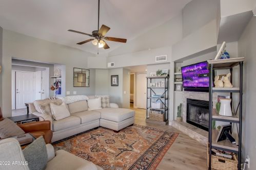 3901 Carol Ann Way, Phoenix AZ 85032-4057 exterior