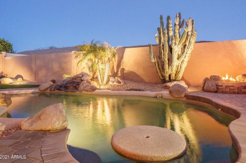 27417 60 Ln, Phoenix AZ 85035-4824 exterior