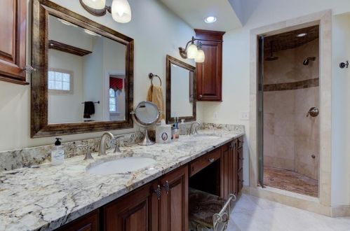 4815 Dunwoody Sta Dr, Atlanta GA 30338-4705 exterior