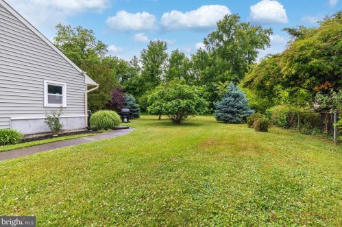 237 Elm Ave, West Deptford NJ 08051-1506 exterior