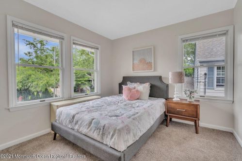 39 Brown Pl, Tinton Falls NJ  07701-2206 exterior