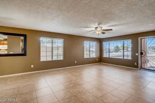 21051 33rd Ln, Phoenix, AZ 85027-3091