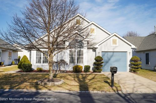 11 Manchester Ct, Jackson Twp NJ 08527-3972 exterior