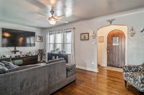 2212 Grove Ave, Forest View, IL 60402-2201