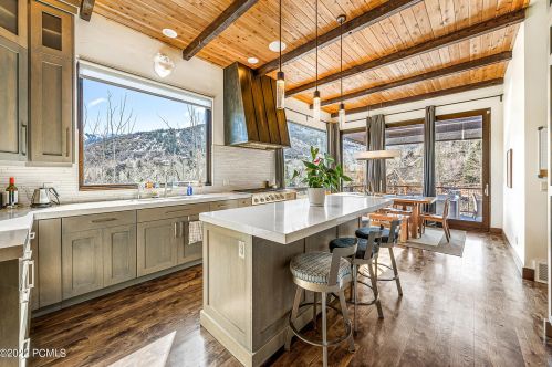 1995 Kidd Cir, Park City UT 84098-8512 exterior