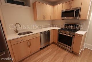 12 Wyman St, Arlington MA  02474-6806 exterior