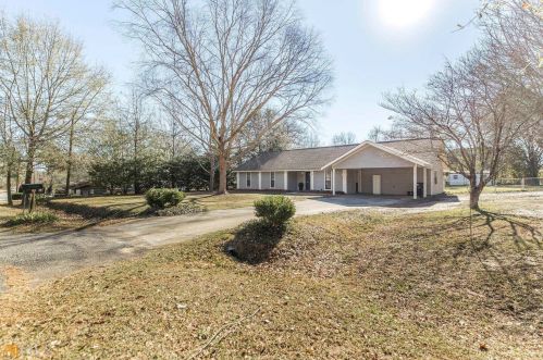 210 Oak Ridge Dr, Powersville, GA 31008-6212