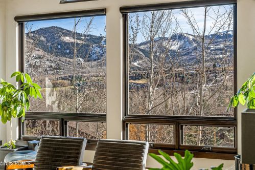 1995 Kidd Cir, Park City UT 84098-8512 exterior