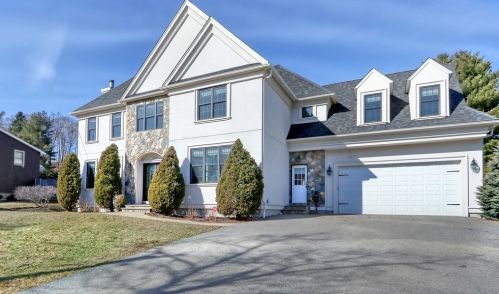 416 Brookline St, Newton, MA 02459-3145