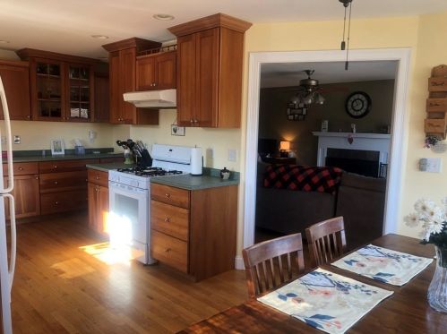 77 Mendall Rd, New Bedford MA 02743-1211 exterior