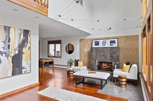 411 Parker St, Newton MA 02459-2545 exterior