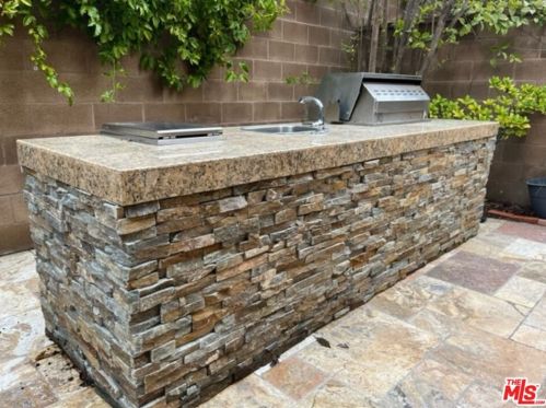 59 Parkdale, Irvine CA  92620-7308 exterior