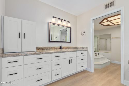 3835 Ahwatukee Dr, Phoenix AZ 85044-2033 exterior