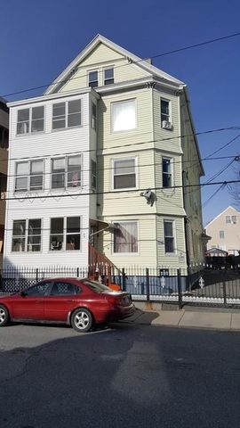 79 Bromfield St, Lawrence, MA 01841-2503