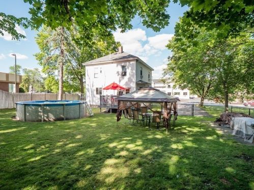 1174 Mammoth Rd, Dracut MA  01826-3147 exterior