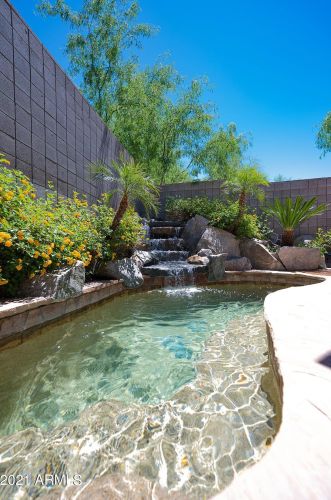 6417 30th Way, Phoenix AZ  85016-8927 exterior