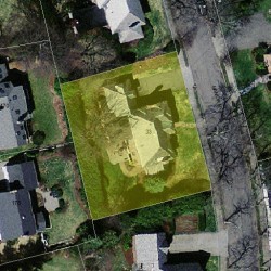 33 Manor House Rd, Newton MA  02459-1519 aerial view