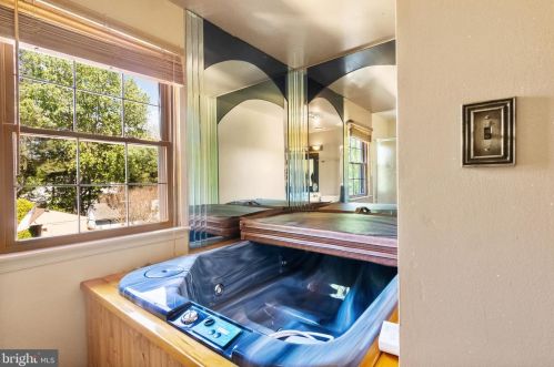 50 Tattersall Dr, West Deptford NJ 08051-1712 exterior