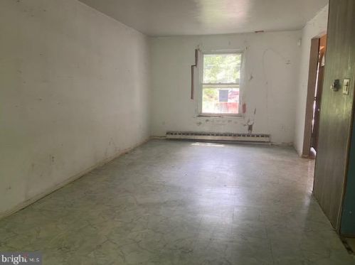 11 Thistleton Rd, Erial NJ  08081-1044 exterior