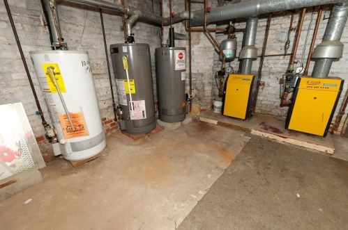 367 Whipple St, Fall River MA 02724-3448 exterior