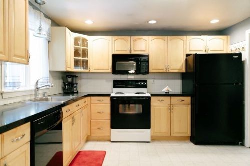 98 Union St, Norfolk, MA 02056-1782