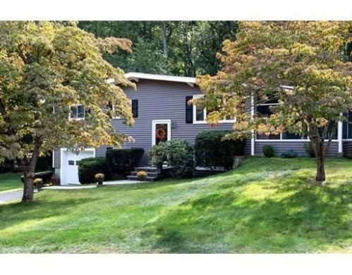 17 Harris Dr, Southborough MA  01772-1910 exterior