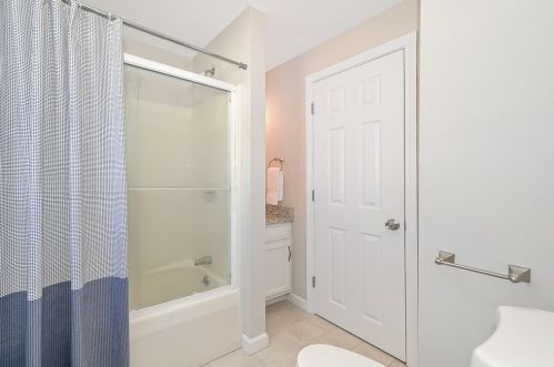 79 Valmor St, Worcester MA 01604-2447 exterior