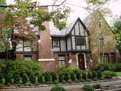 215 Waban Ave, Newton, MA 02468-2101