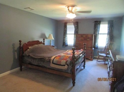 1060 Rocky Woods St, Taunton MA  02780-8200 exterior