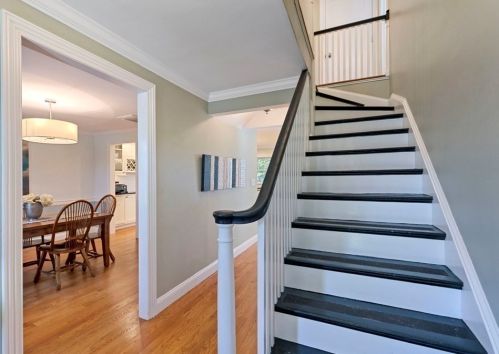 82 Day St, Newton MA 02466-2906 exterior