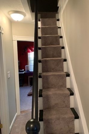 21 Cres St, Whitman MA 02382-2406 exterior