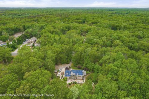 335 Veterans Hwy, Jackson Twp NJ 08527-2832 exterior