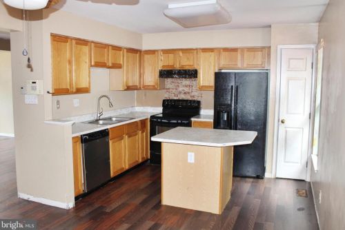 48 Coachlight Dr, Erial NJ 08081-5609 exterior