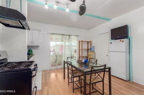 2209 Adams, Phoenix AZ 85009-5234 exterior