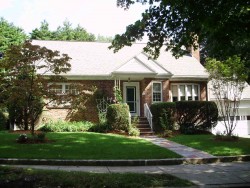 41 Grant St, Newton, MA 02465-1508