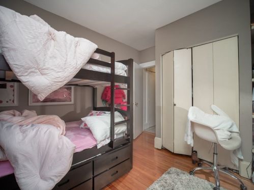 1025 Pleasant St, Weymouth MA 02189-2515 exterior