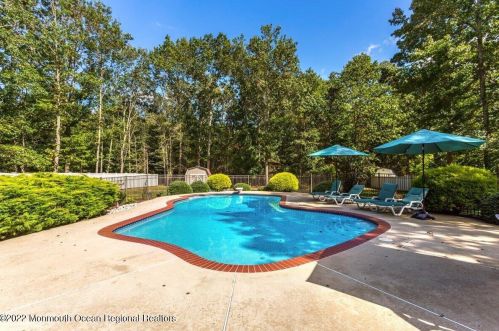 632 Winterberry Blvd, Jackson Twp NJ 08527-5342 exterior