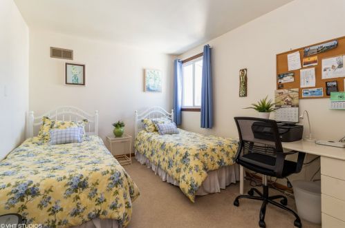 701 Kensington Way, Lemont IL 60440-1066 exterior