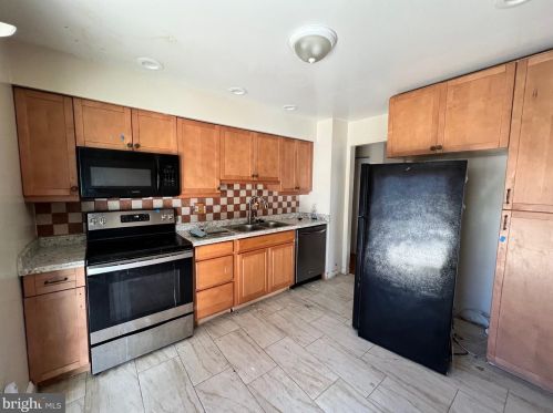 5429 Wolf River Ln, Columbia MD 21045-2258 exterior