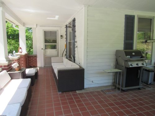 68 Frenchtown Rd, Milford NJ  08848-1327 exterior