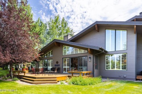 2457 Fairway Vlg Dr, Park City UT 84060-7023 exterior