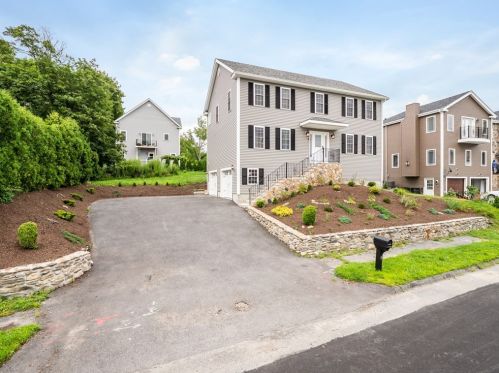 9 Myrna Rd, Worcester, MA 01604-3566