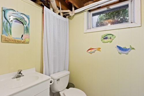 21 Mary Beth Ln, Harwich MA 02645-1326 exterior