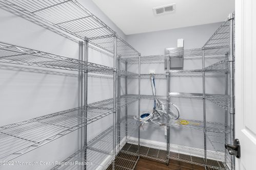 56 Rivers Edge Dr, Little Silver NJ 07739-1706 exterior