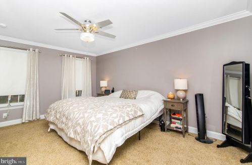 640 High St, West Deptford NJ 08051-1460 exterior