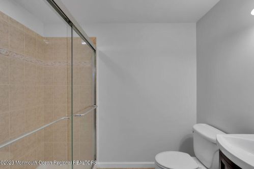 111 Picadilly Dr, Jackson Twp NJ  08527-1290 exterior